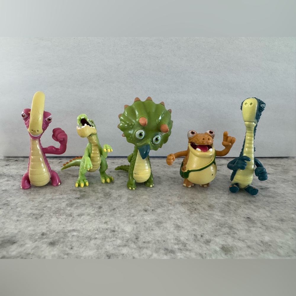 Gigantosaurus toy lot